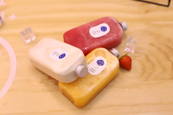 뚜?? 에 나사 를 달고 있는 맞춤형 플라스틱 120ml 우유 차 병